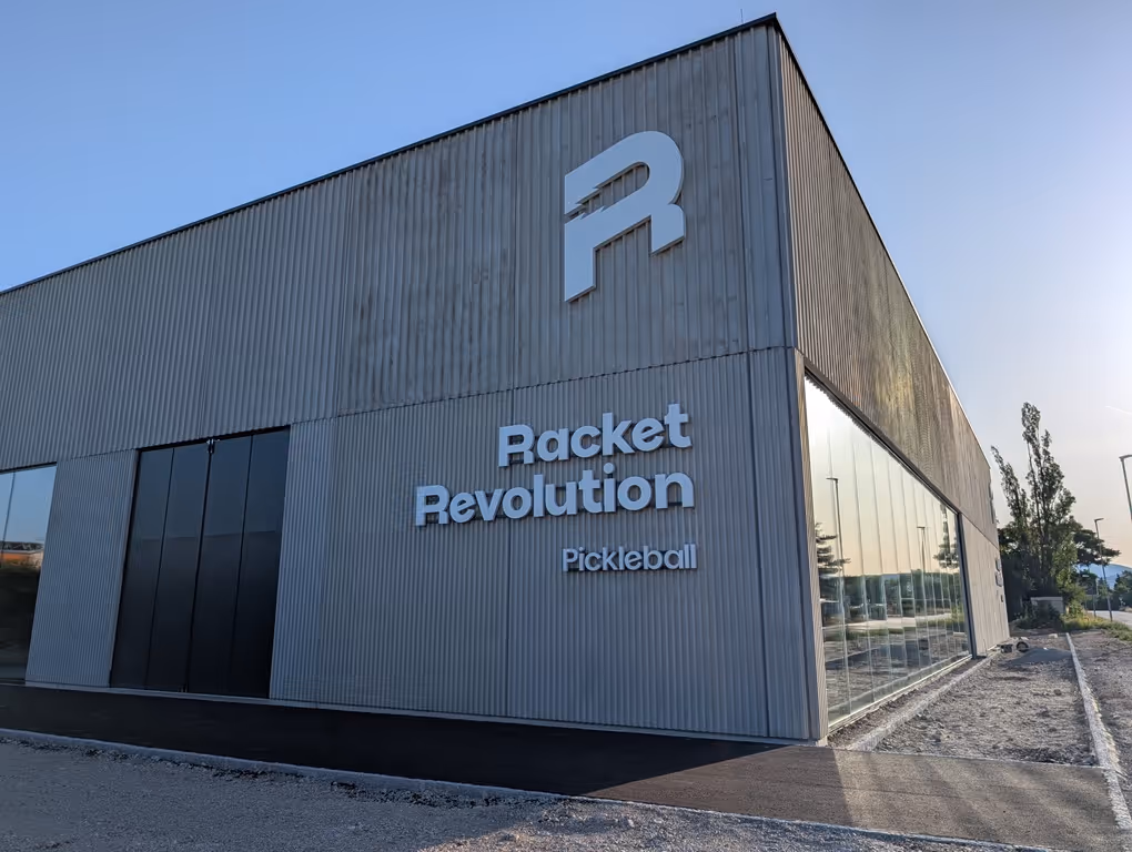 Die Racket Revolution Halle von außen