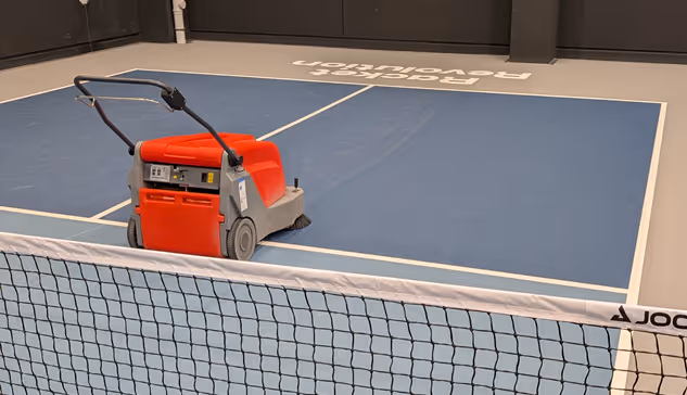 Reinigung mit Saug-Kehrmaschine