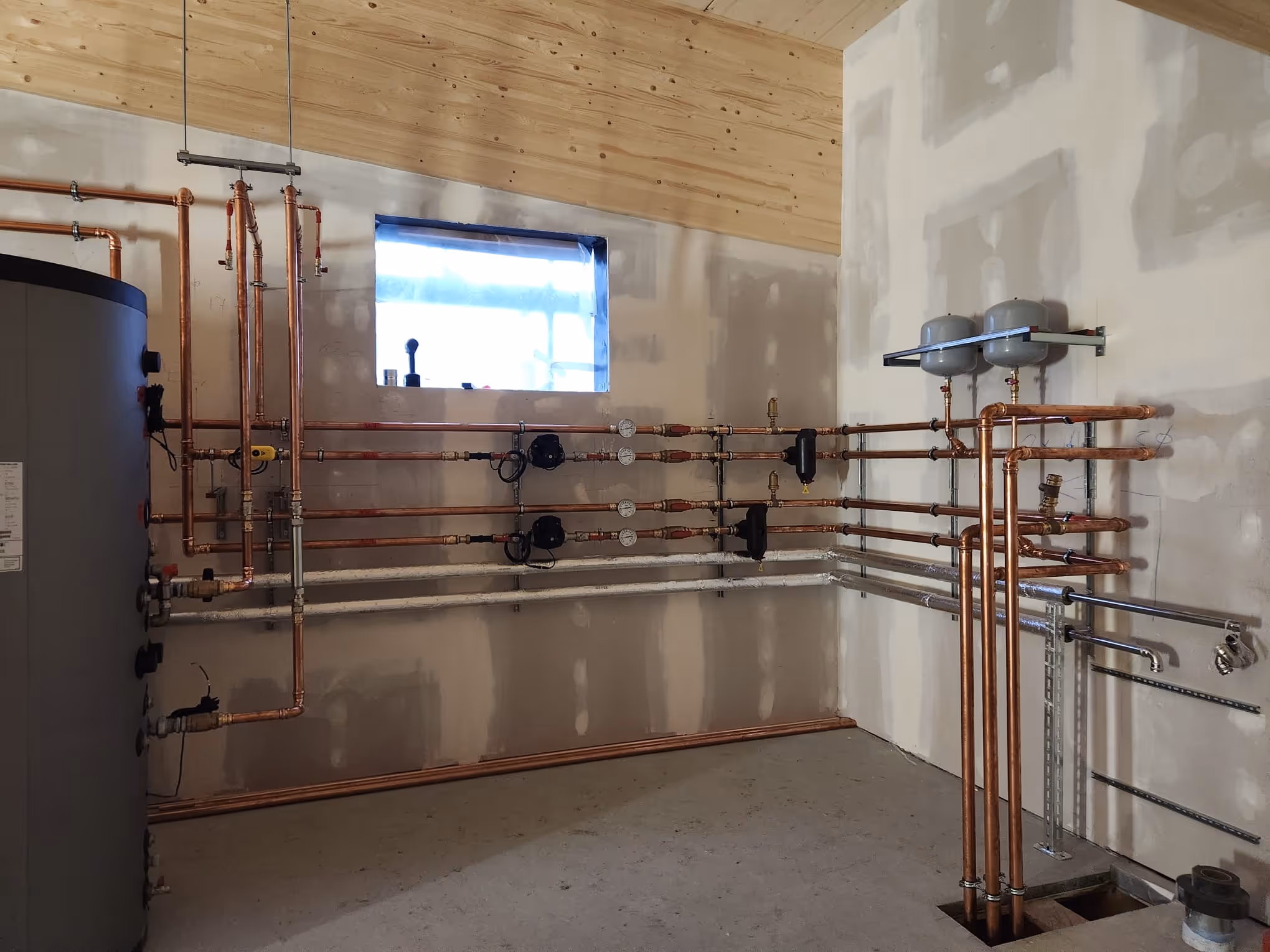 Heizungs-/Wärmepumpenanlage im Keller