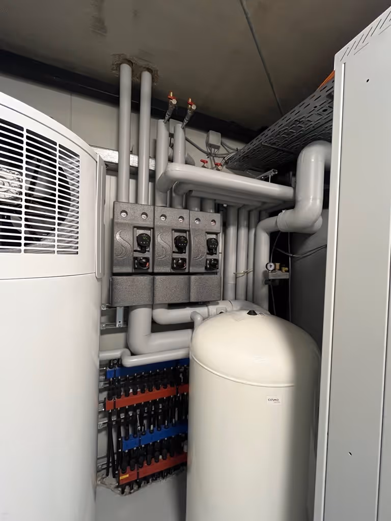 Heizungs-/Wärmepumpenanlage im Keller