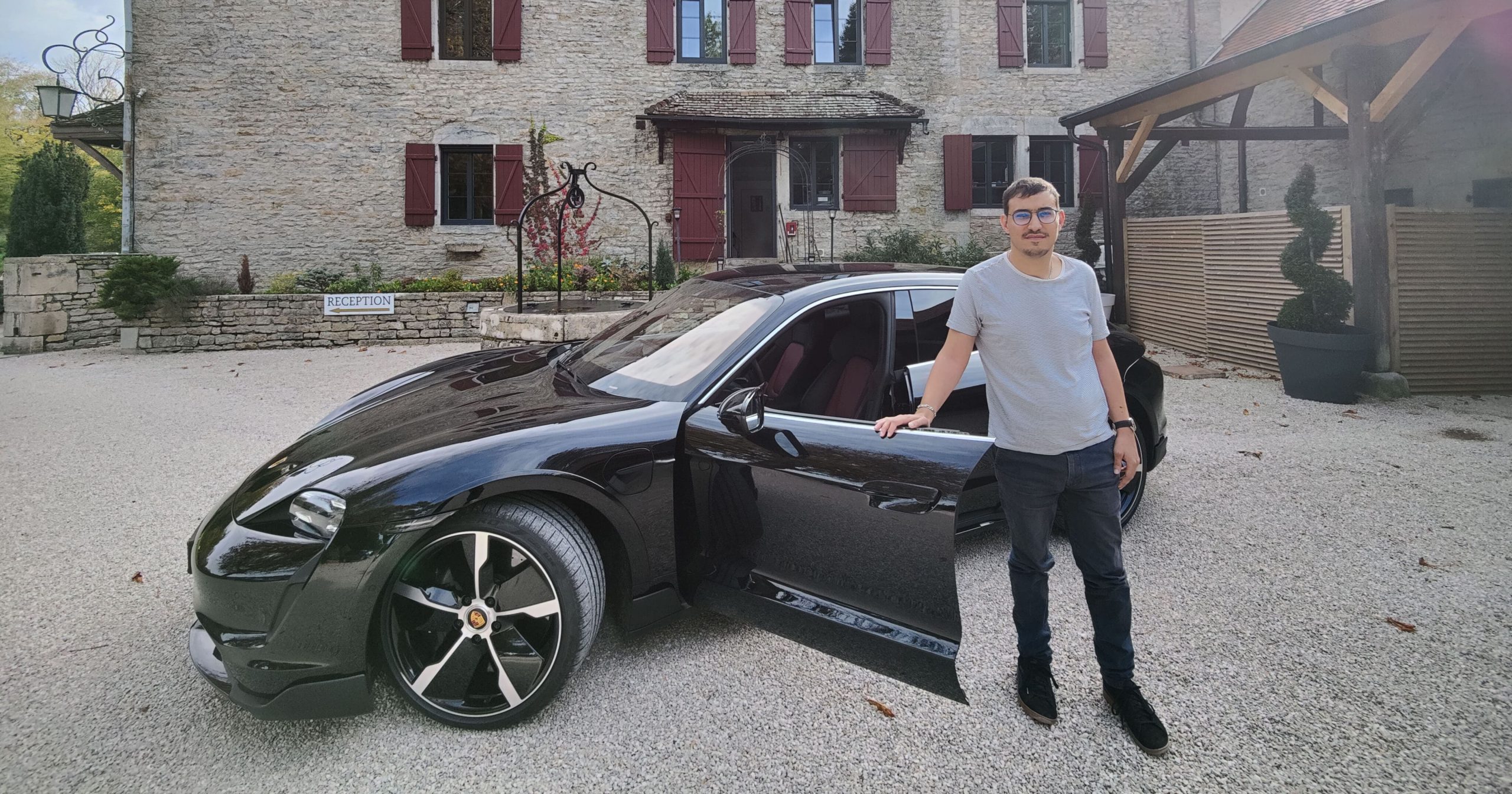 All-electric Porsche Taycan – Hugo debriefs us