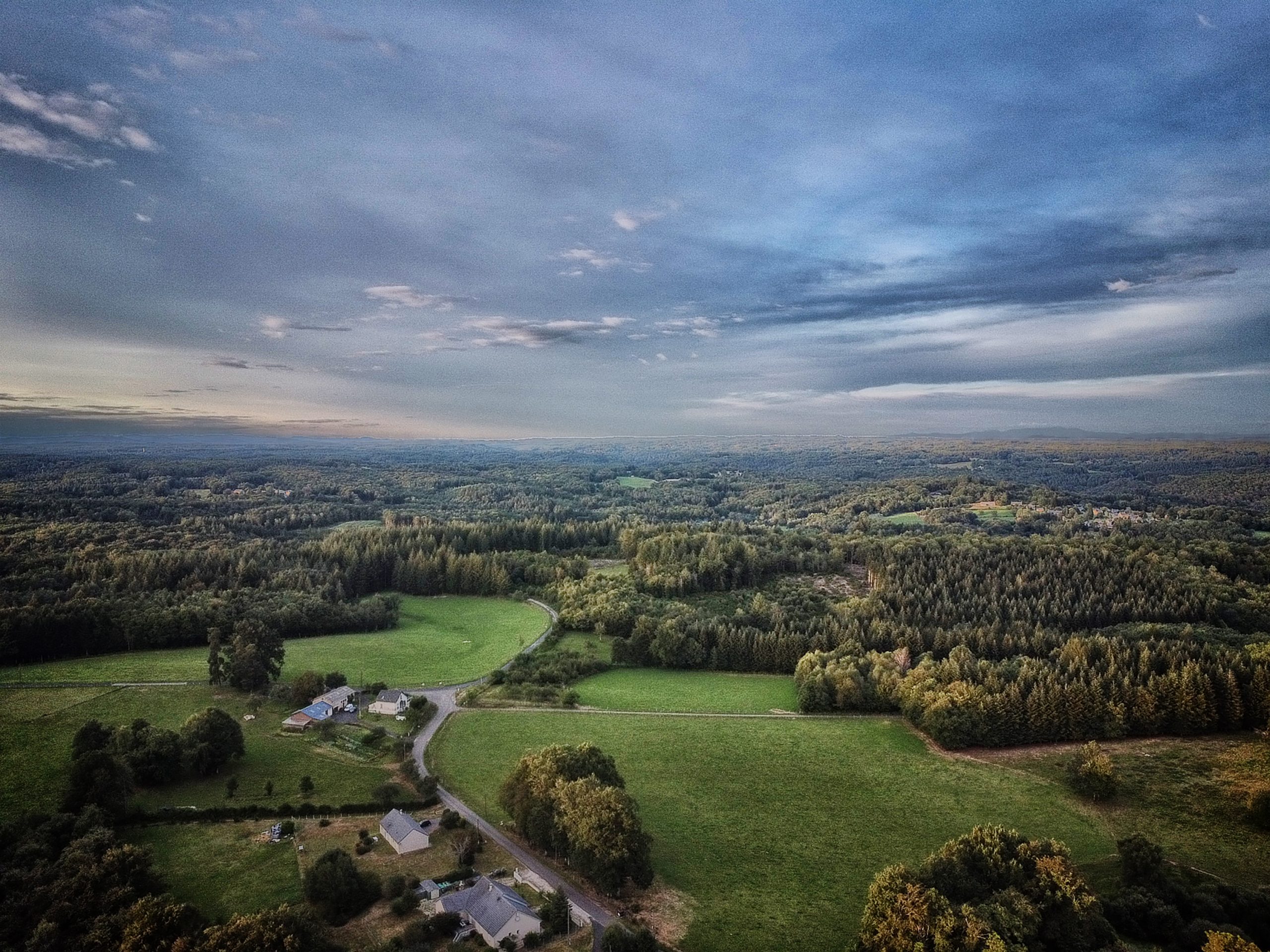 Vérifier la disponibilité des points de charge dans l'app ChargemapModifier un arrêt recharge avec le bouton "Bornes" dans l'app Chargemap