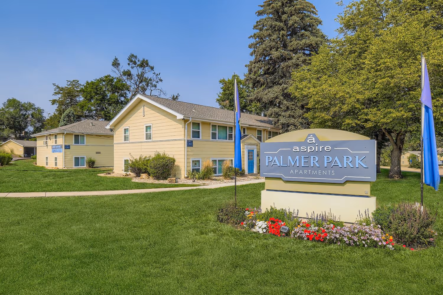 leasing office sign outside