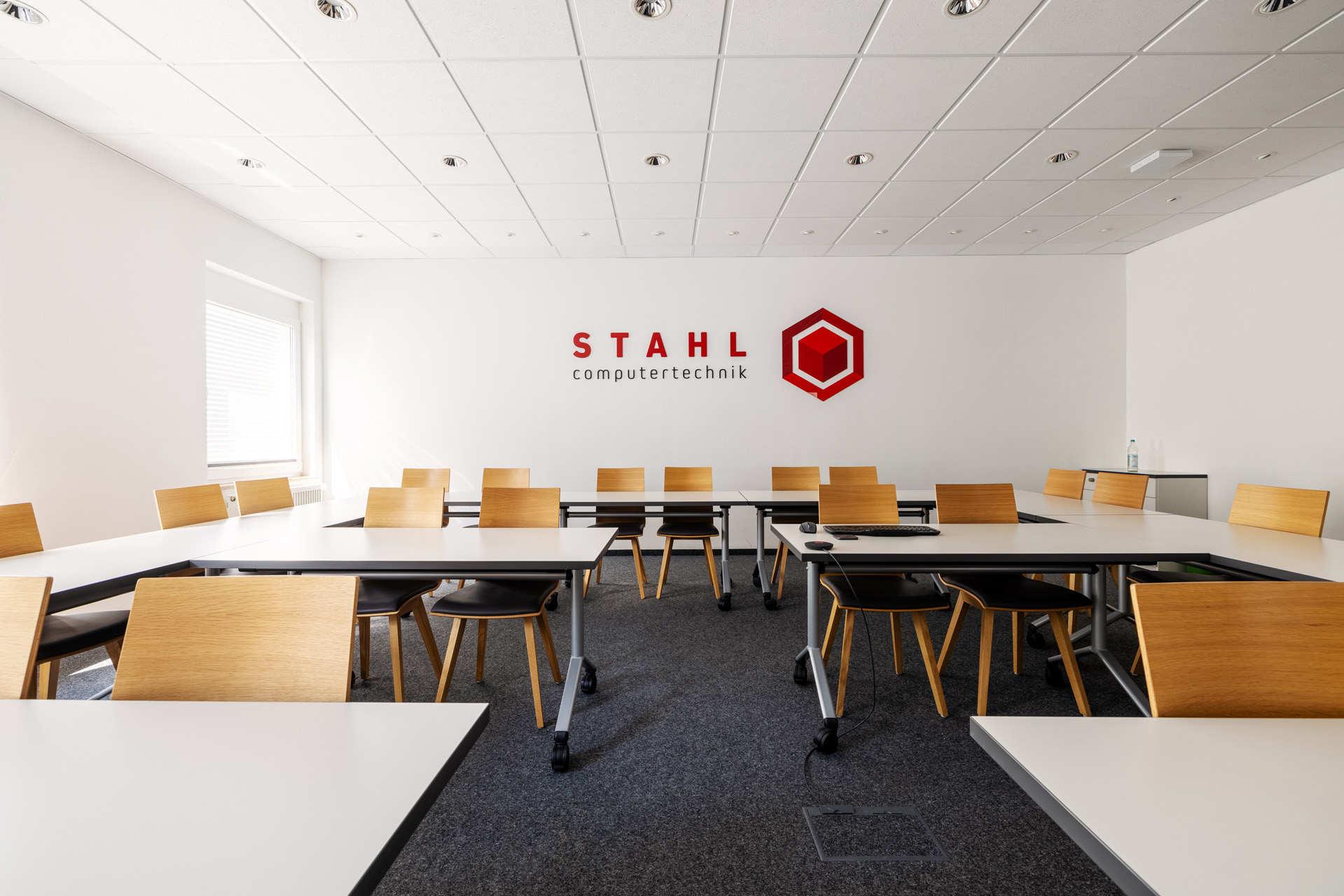 Businessfotografie: Besprechungsraum bei Stahl Computertechnik GmbH in Pfaffenhofen