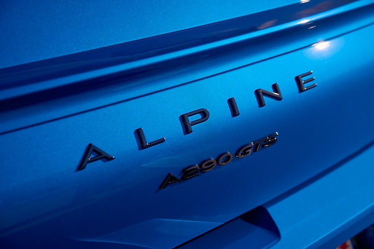 Updated Alpine A290 and Renault 5 Variants Get £3,750 Government Grant
