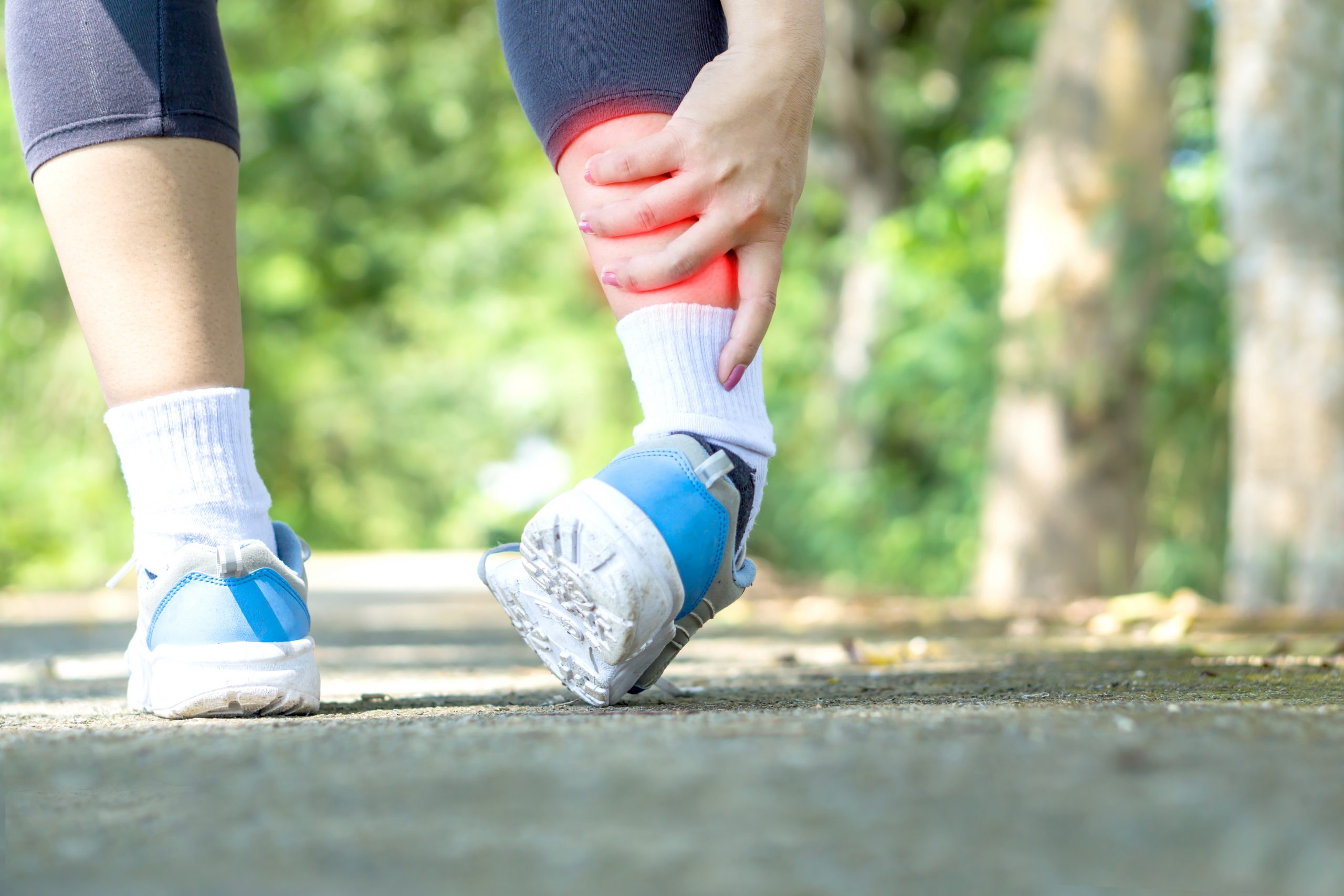 Picture of runner spraining ankle