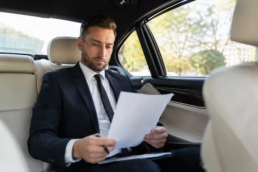 Diskreter Chauffeurservice Frankfurt – LM Limousines Schweigepflicht VIP