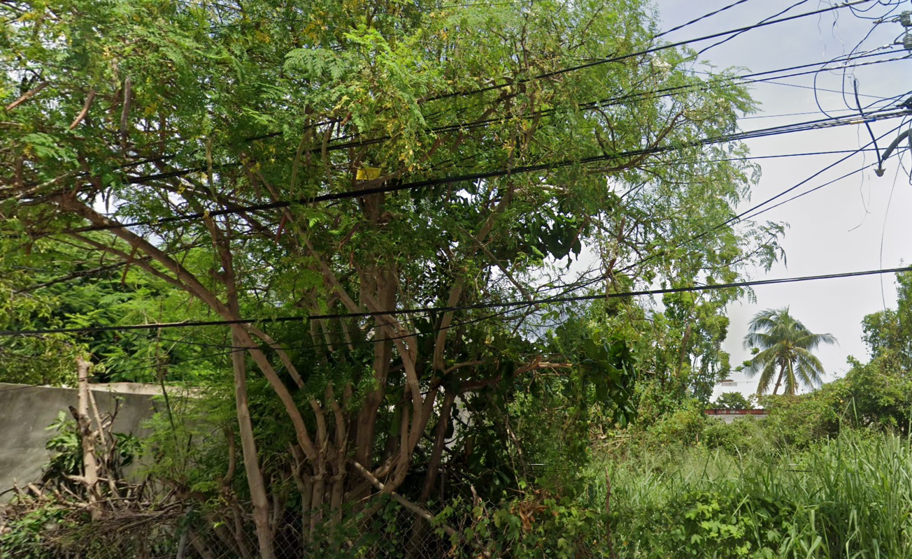 Calle 24 Norte | 211 m² Mixed Commercial Land in Colonia Ejidal, Playa del Carmen