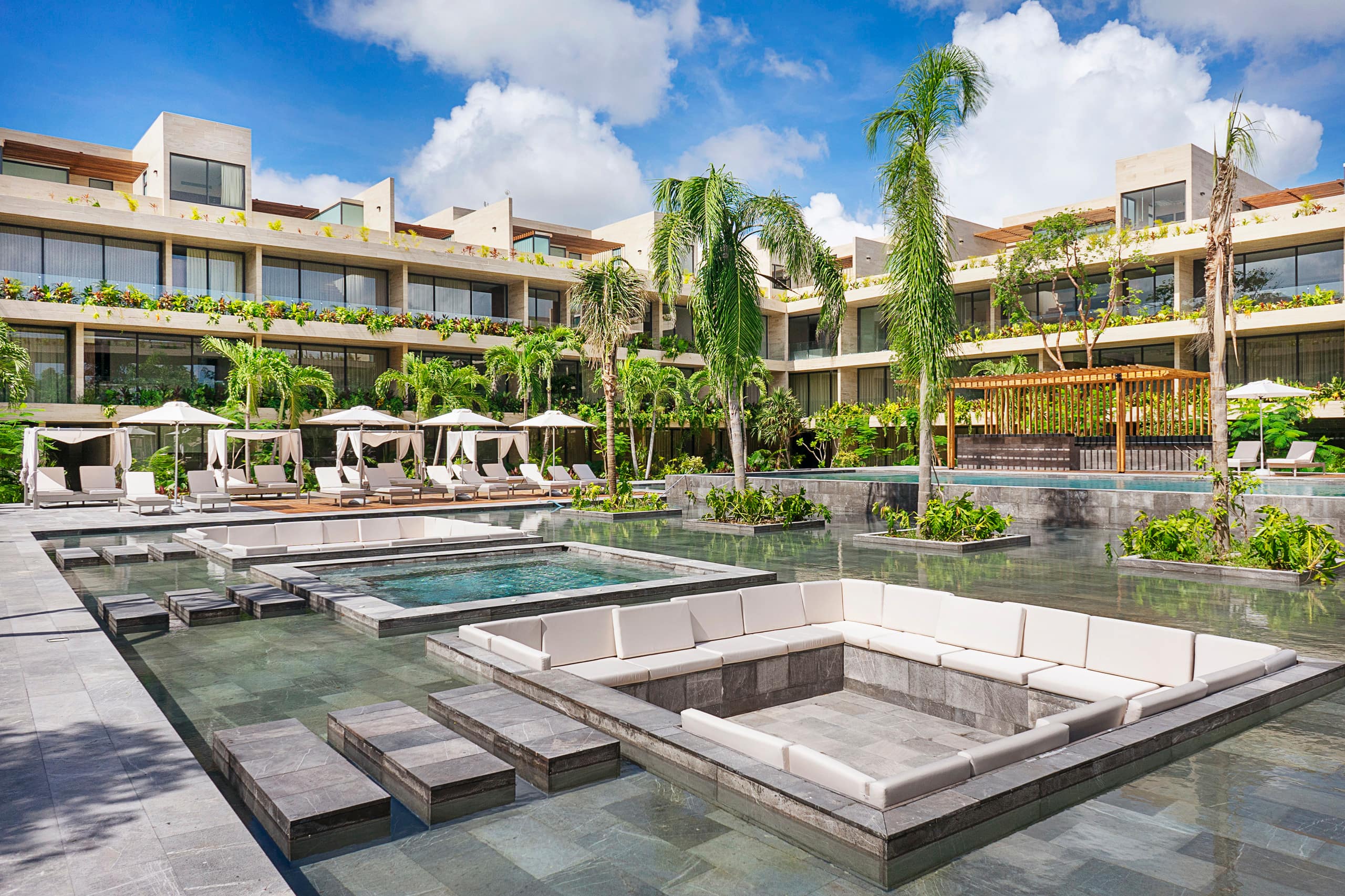 MISTIQ Premium | Ground Floor Studio with Private Terrace in Region 15, Tulum