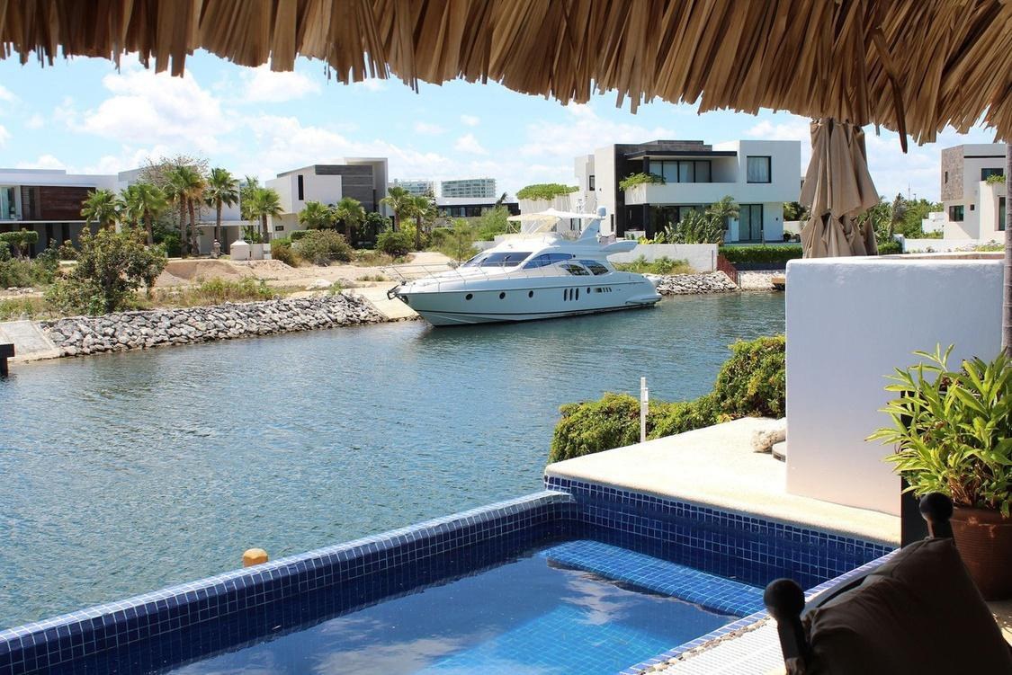 Puerto Altamira | 5 Bedroom Canal Front Home with Private Dock in Puerto Cancún
