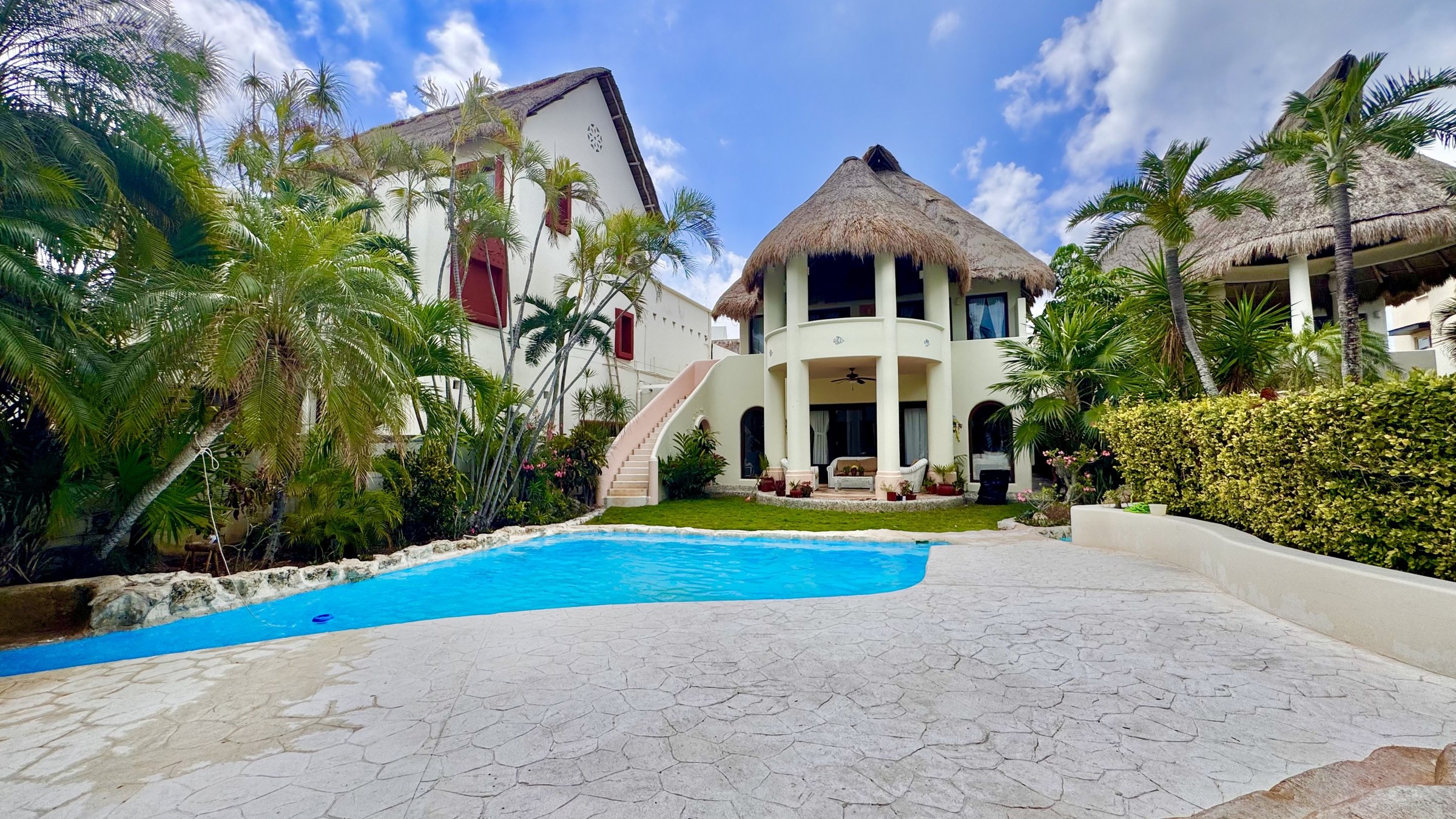 Flamingos | 6 Bedroom Beachfront Home with Dock in Cancún Hotel Zone