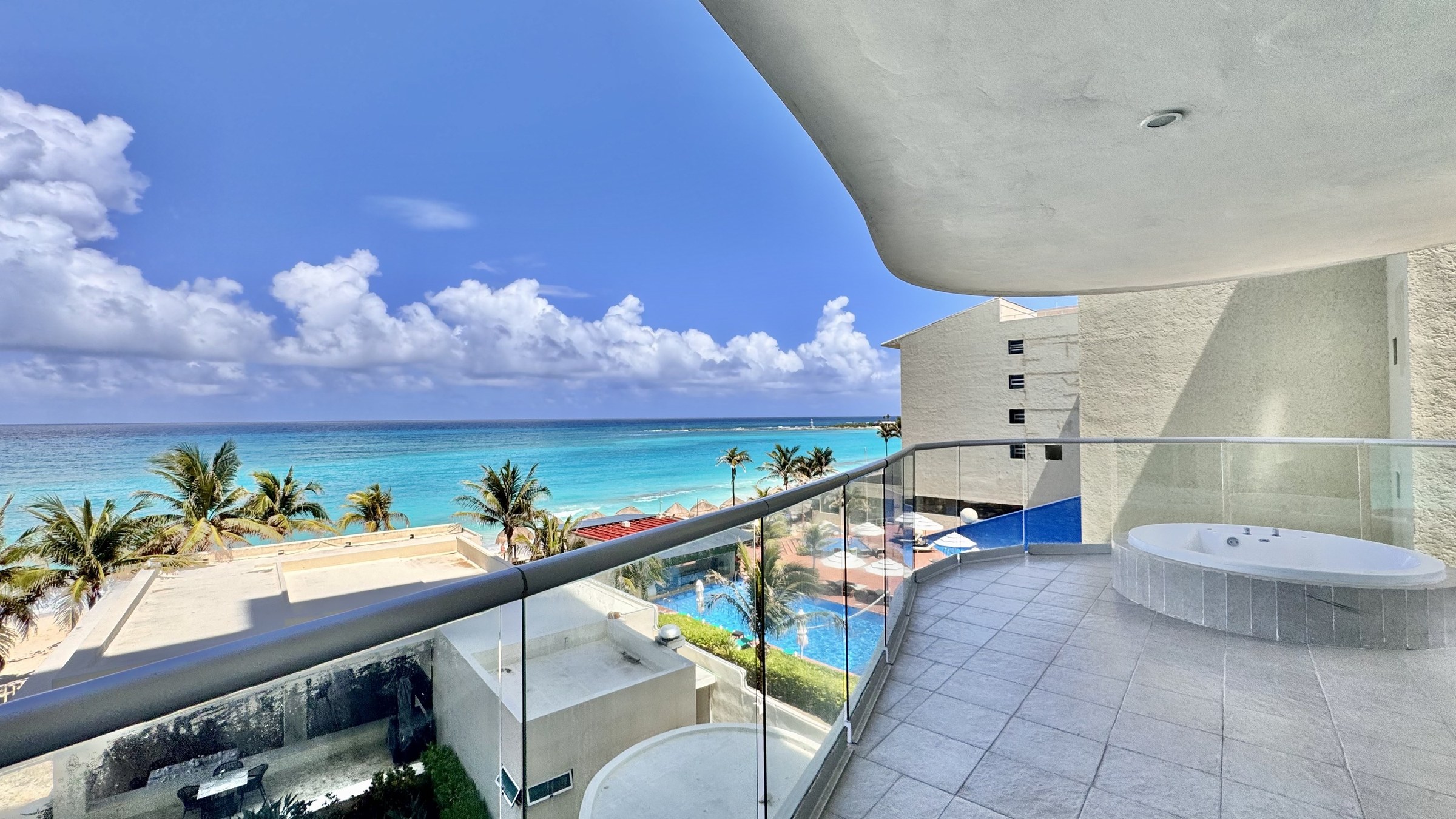 Lahia 301 Aire | 4 Bedroom Corner Beachfront Apartment in Cancún Hotel Zone