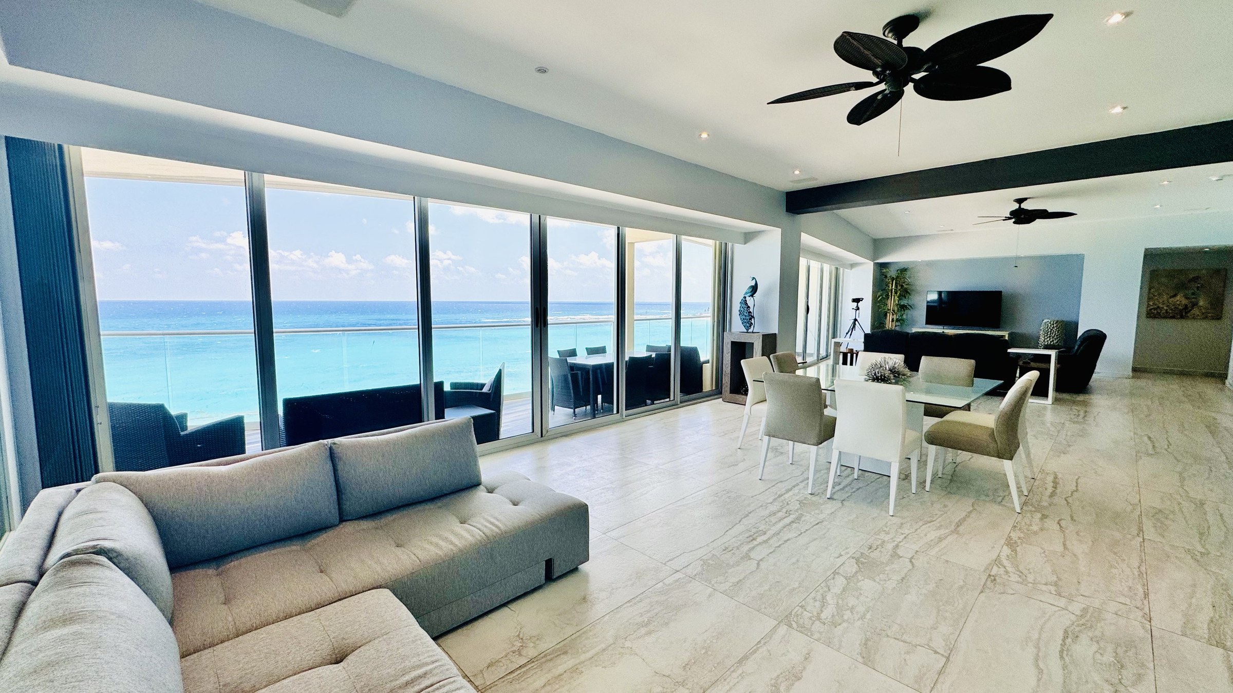 Lahia 601 and 602 Aire | 6 Bedroom Double Corner Apartment on the Ground Floor in Cancún Hotel Zone