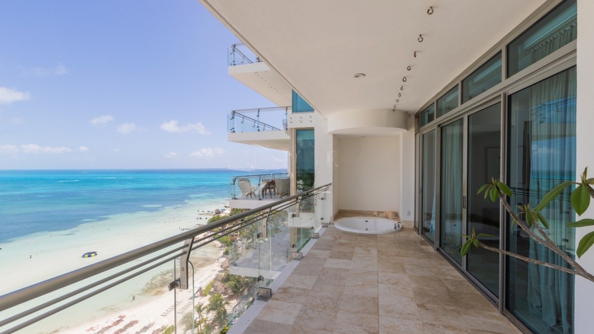 Las Olas 1002 | 3 Bedroom Beachfront Apartment on the 10th Floor in Cancún Hotel Zone