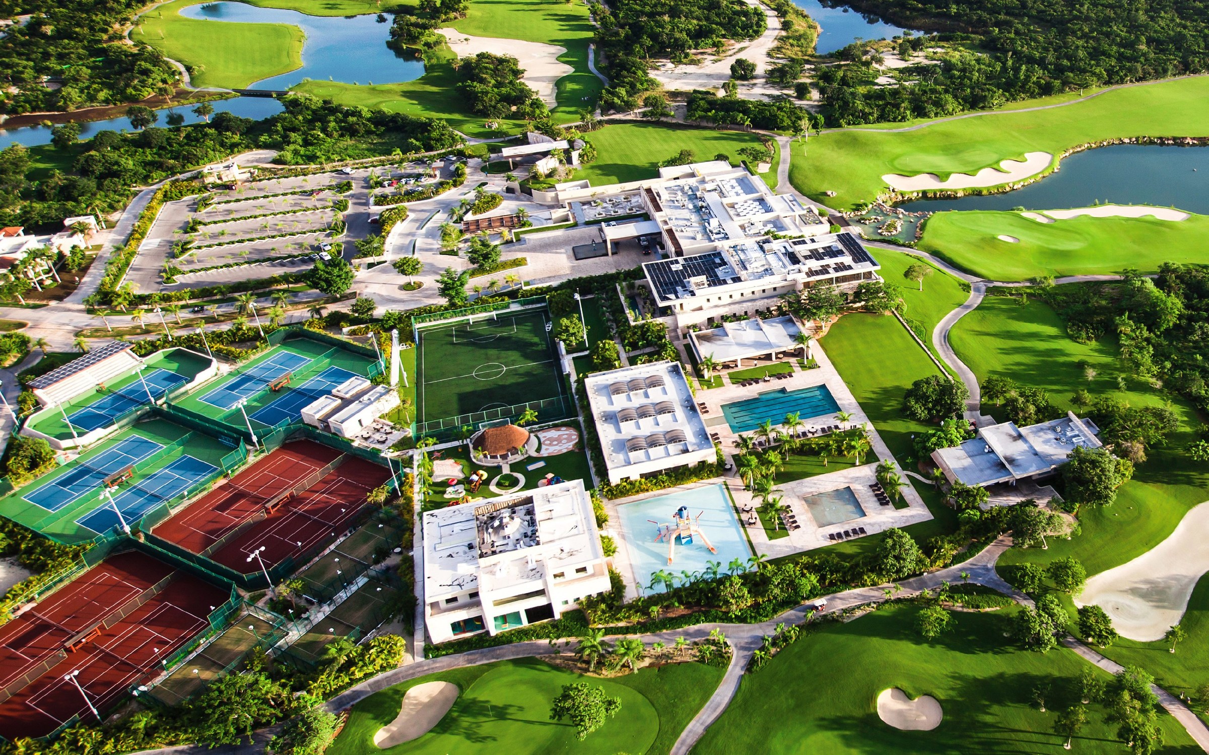 Yucatán Country Club, Mérida, the Casa Club, tennis courts and pools from the air