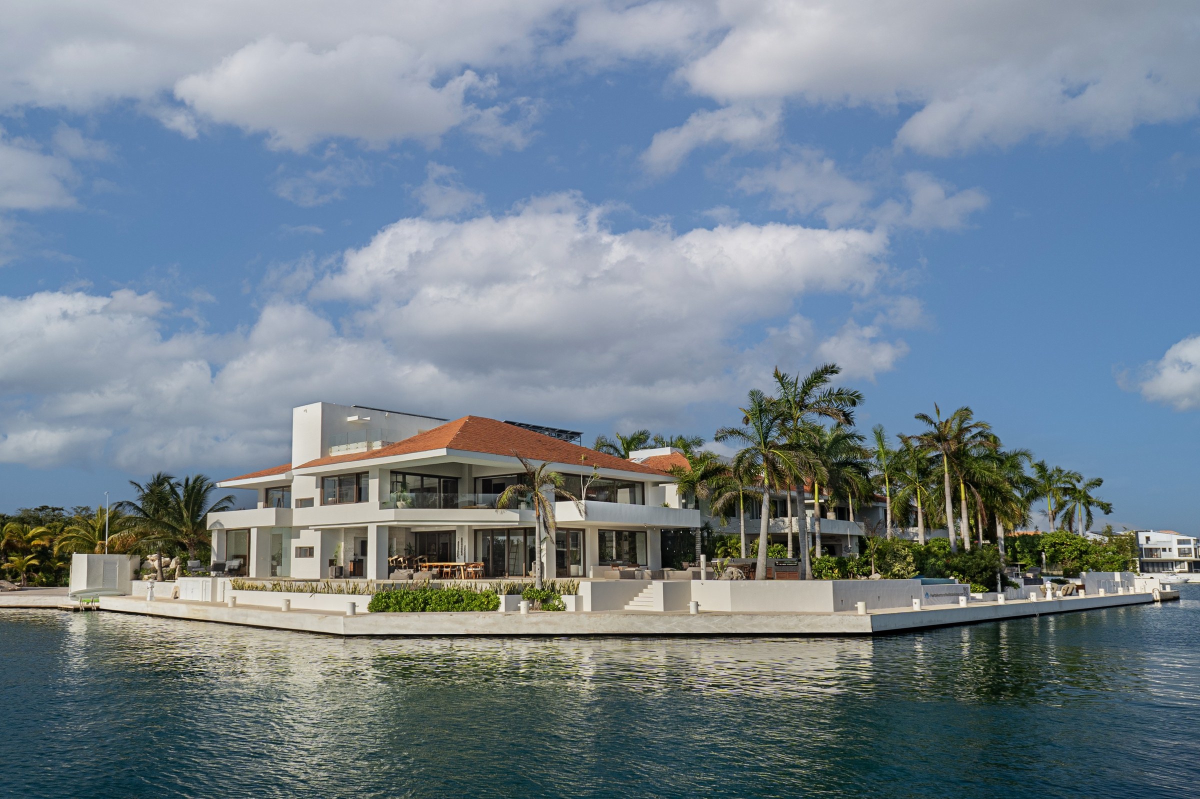 Kasana | 4 Bedroom Marina Estate with Dual Private Docks in Puerto Aventuras
