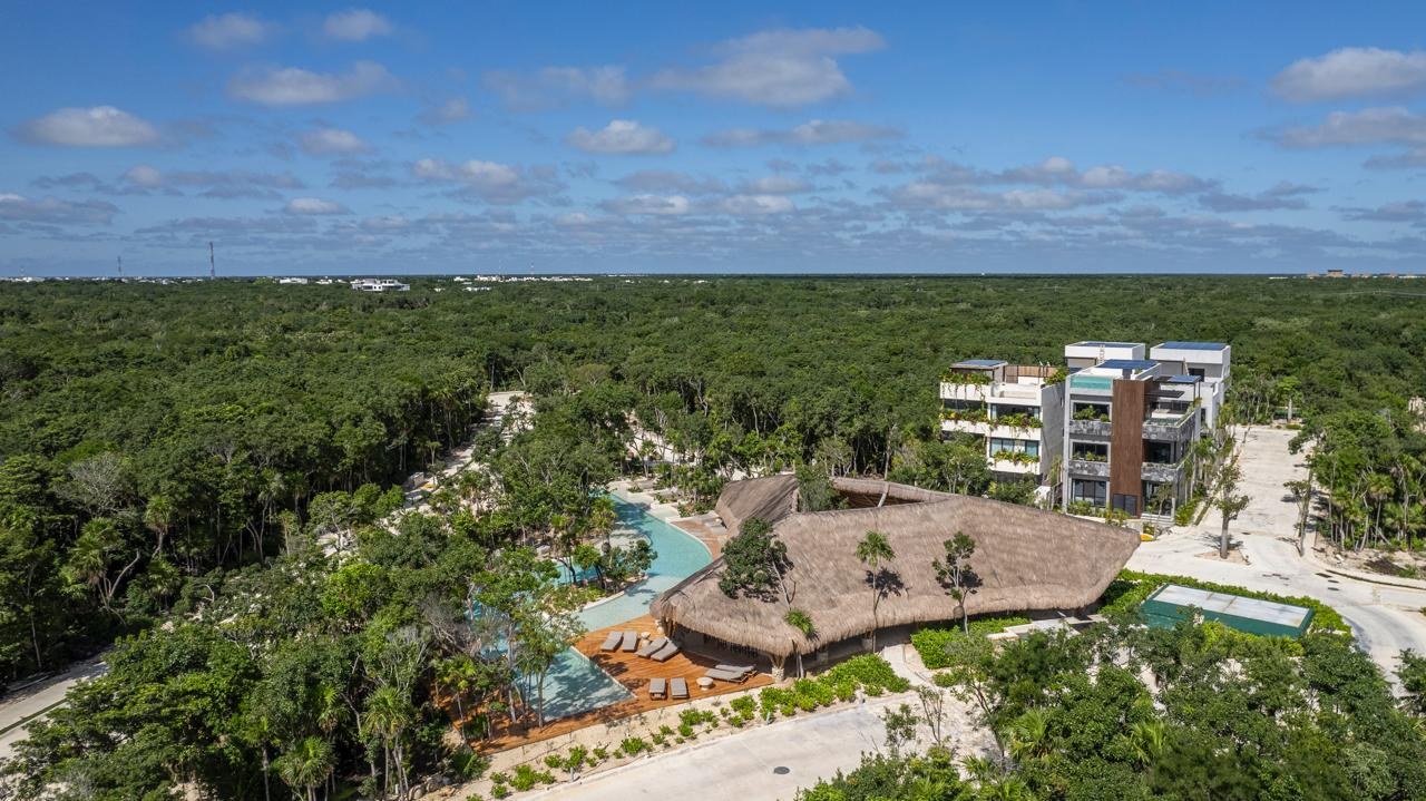 Villa Vue Maya | 5 Bedroom Villa with Two Pools and Rooftop Views of the Mayan Ruins in El Mirador
