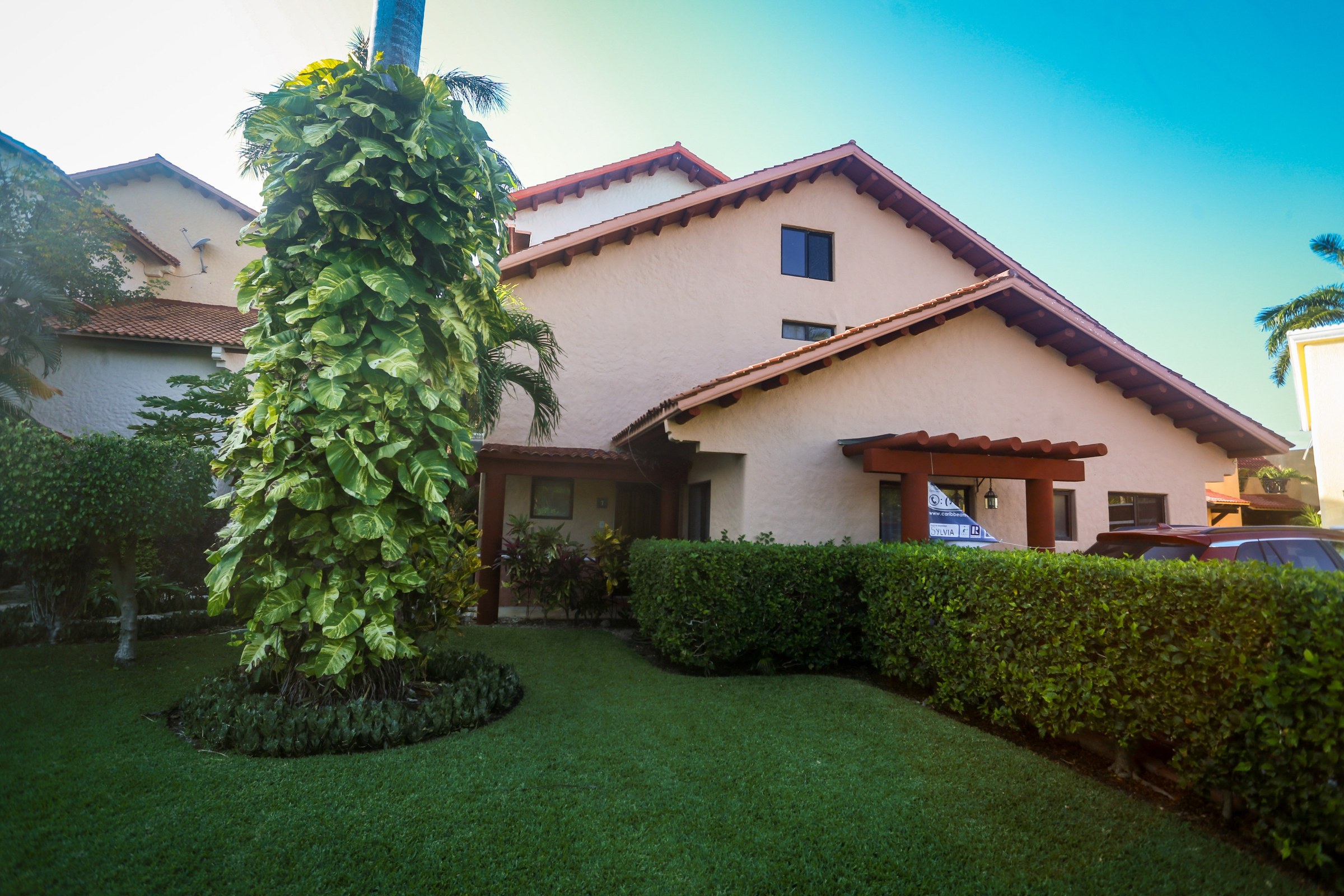 Casa Santa Fe | 3 Bedroom House Backing the Golf Course in Playacar Phase II