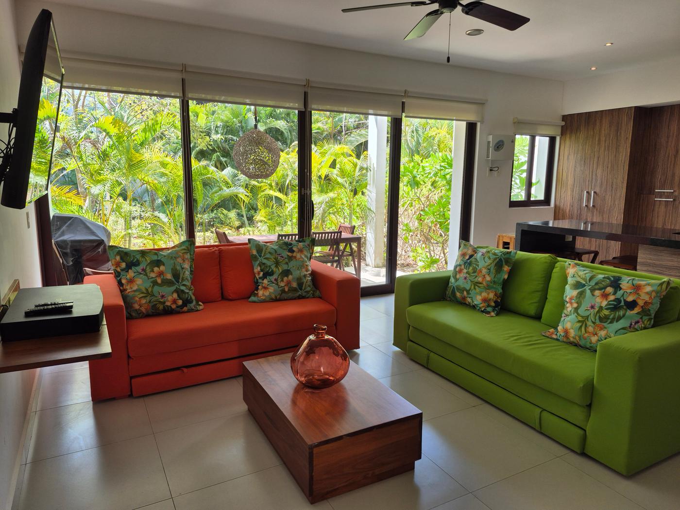2 Steps from the Pool!
