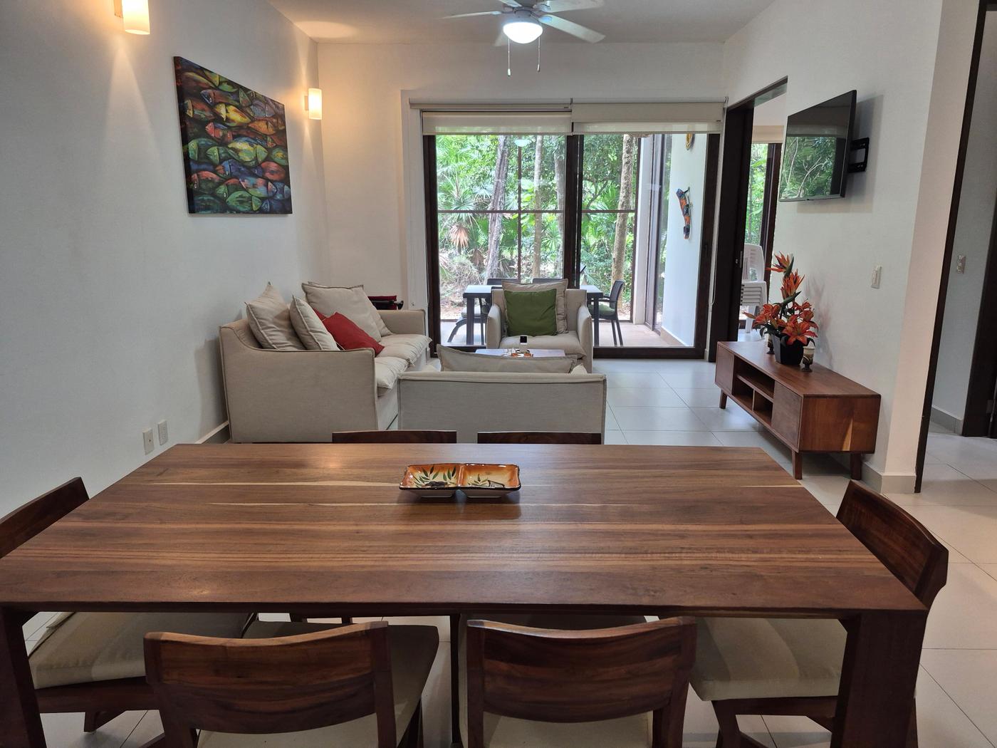 Bright and Spacious Condo Looking into the Jungle