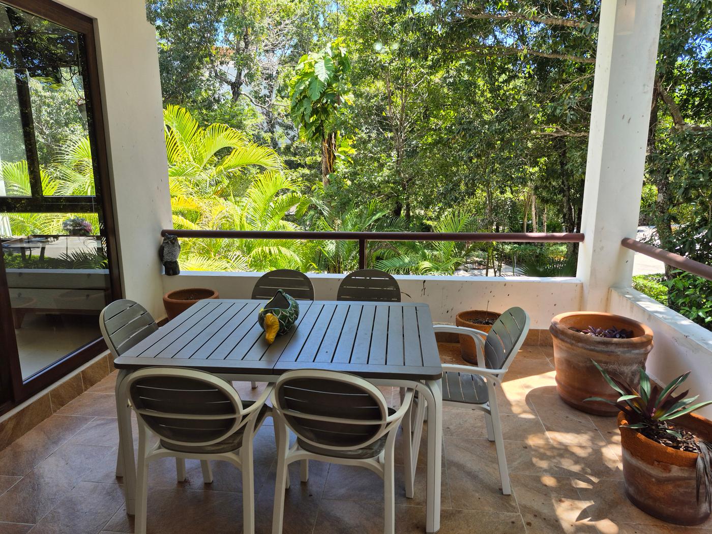 Bright Middle Floor Corner Condo with Private Terrace