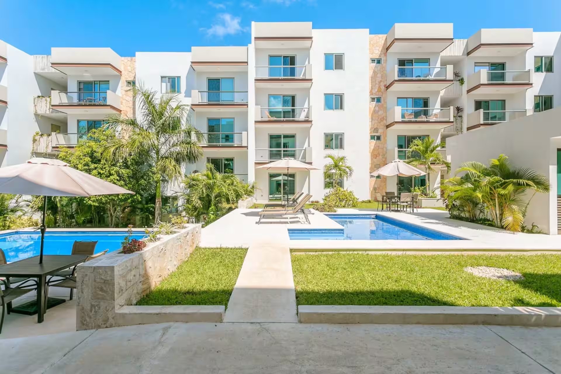 Luxia 604 | 2 Bedroom Furnished Apartment in Playa del Carmen