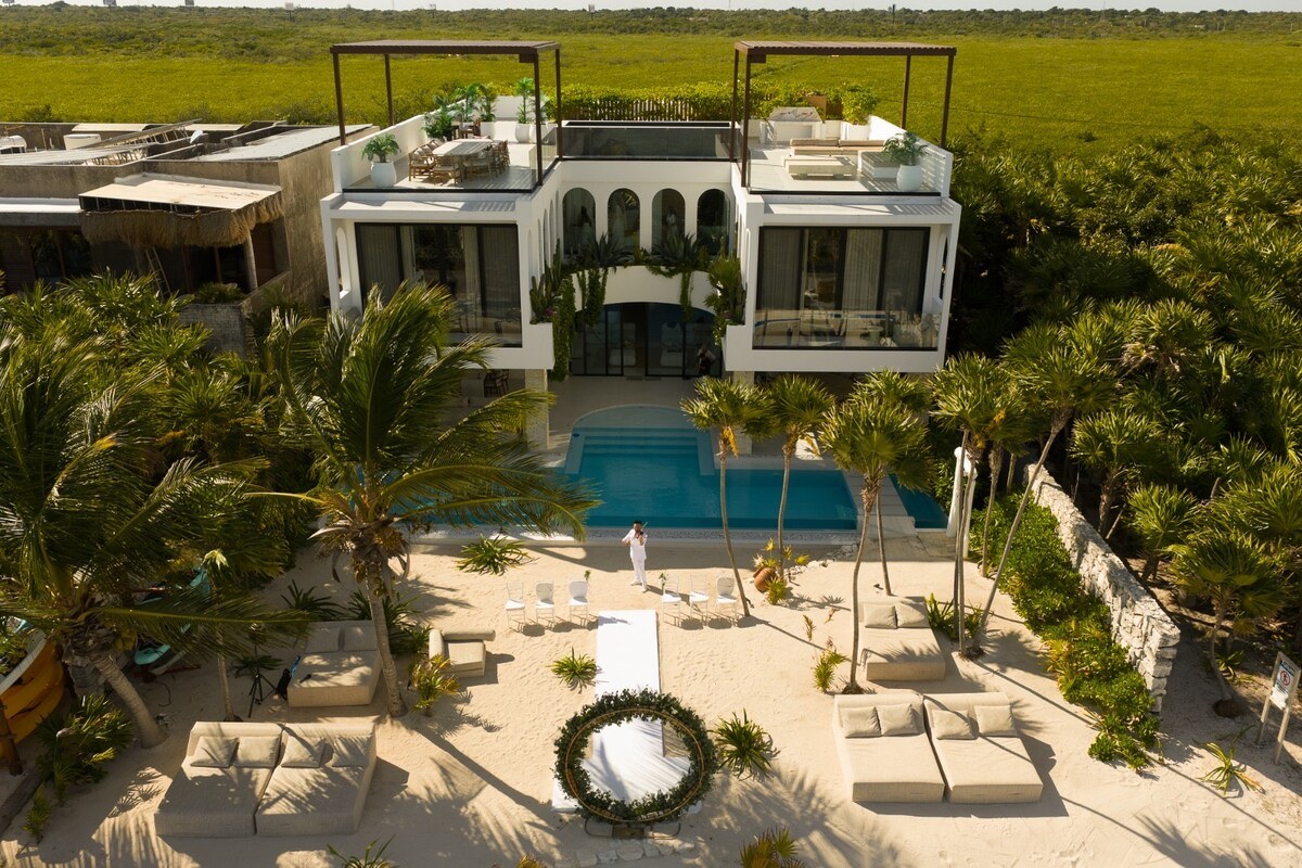 Six bedroom beachfront villa with two pools in Soliman Bay