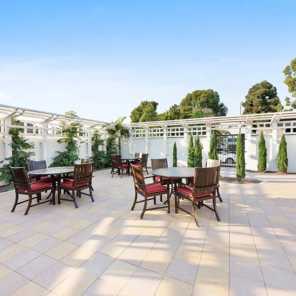 Regency-Palms-Senior-Living-Colton-Salon