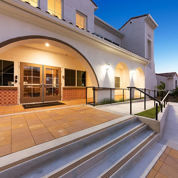 Regency-Palms-Senior-Living-Colton-Kitchen
