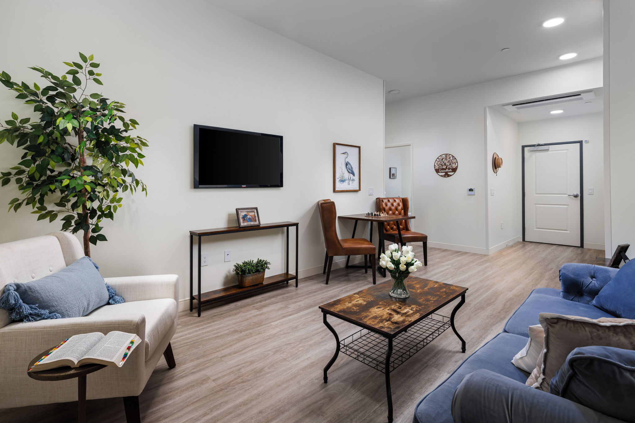 Regency Palms Senior Living, Colton CA community