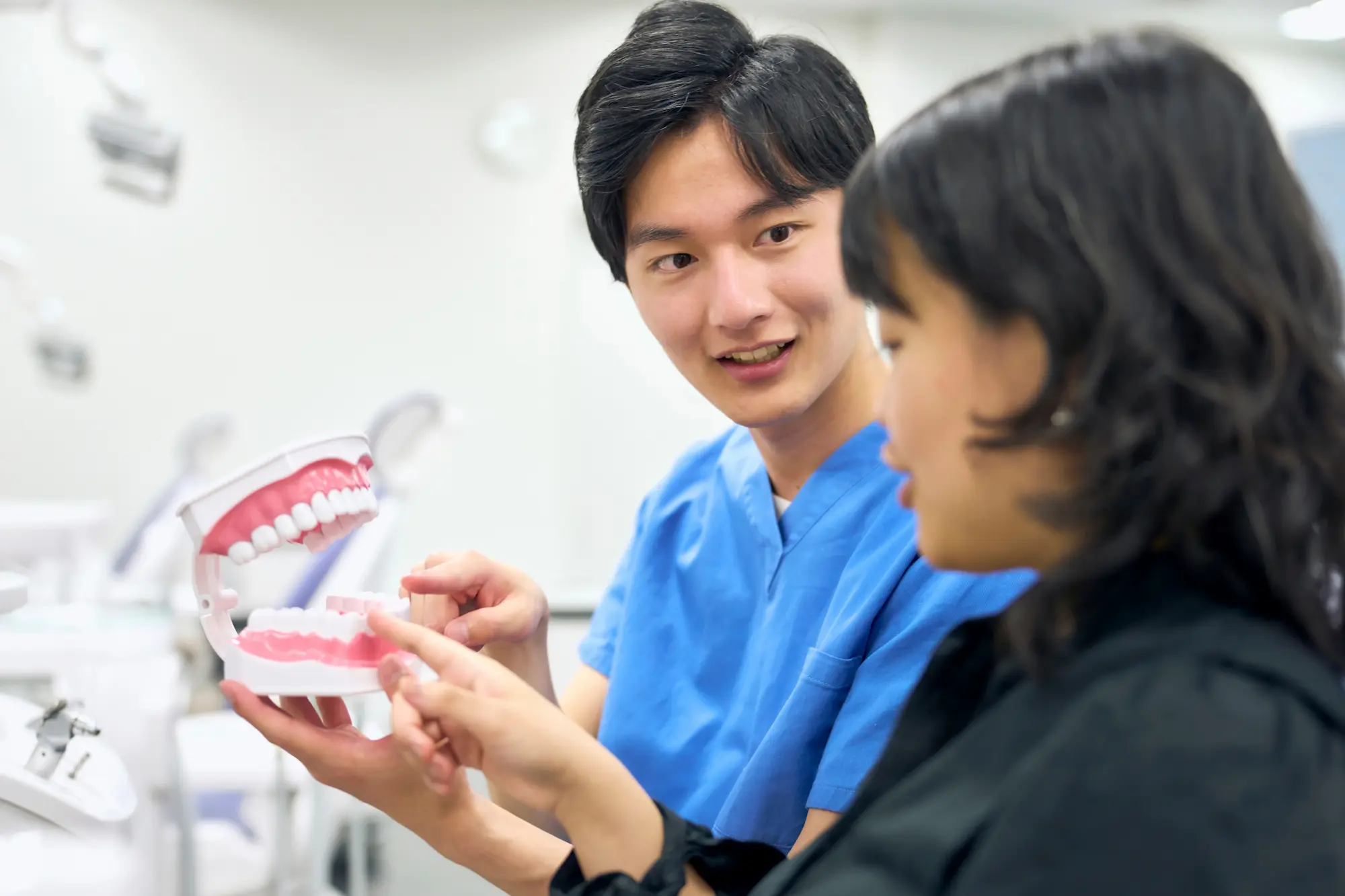 How to Clean and Care for Your Retainer, Gardner & La Rochelle Orthodontics blog