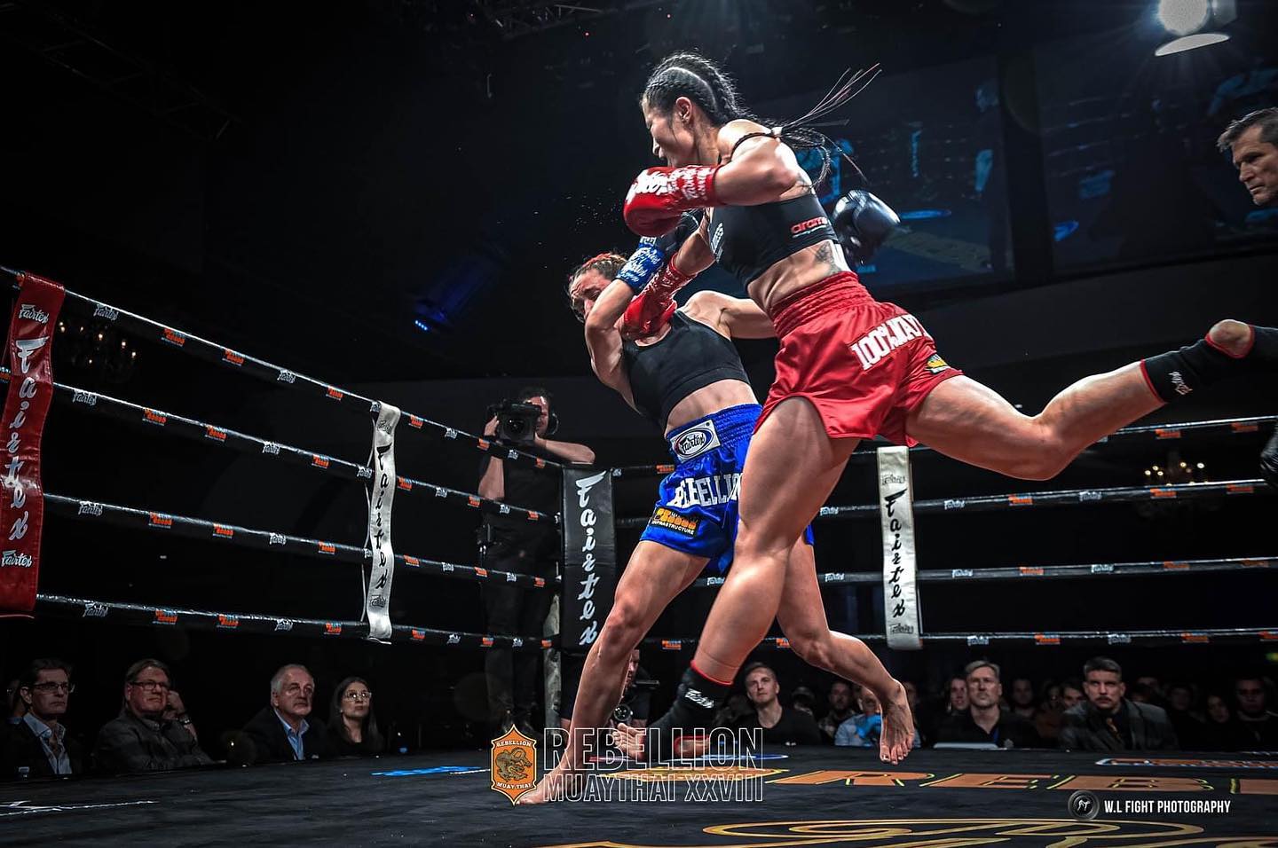 muay thai athlete fighting on the ring