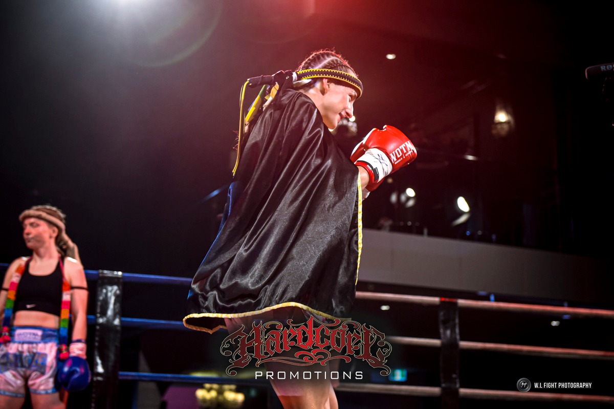 muay thai athlete fighting on the ring