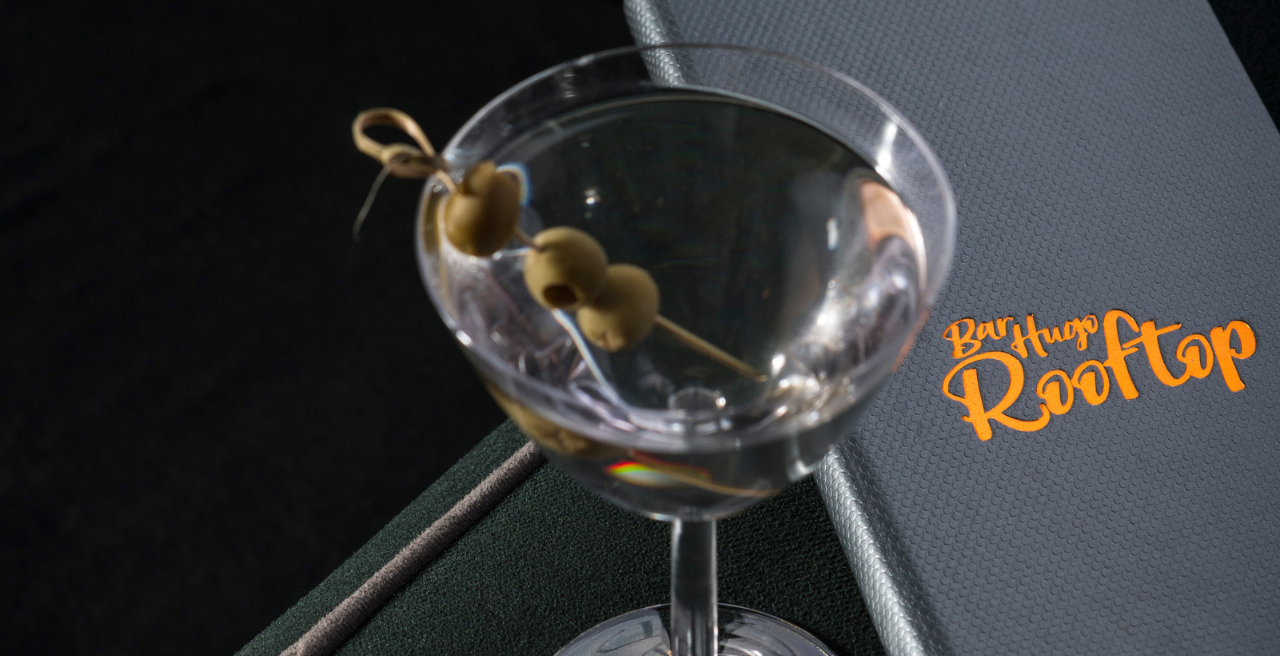 Stylish dining at Hotel Hugo, where guests enjoy a $25 food & beverage credit during the Cyber SoHo Getaway.