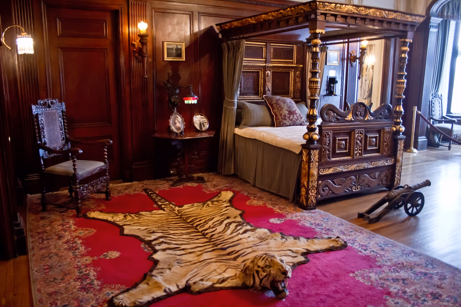 Authentic Edwardian Furnishings - Casa Loma