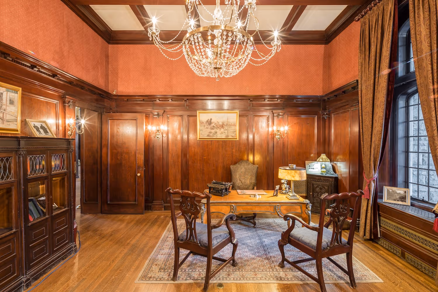 Interior Perfect For Events - Casa Loma