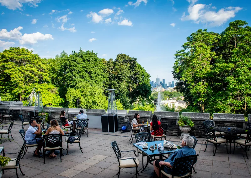 Terrace Grill Dining – Casa Loma