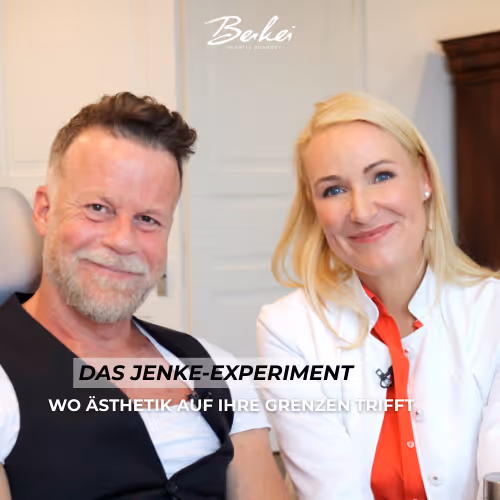 Jenke von Wilmsdorff im Beratungsraum mit Dr. Julia Berkei.