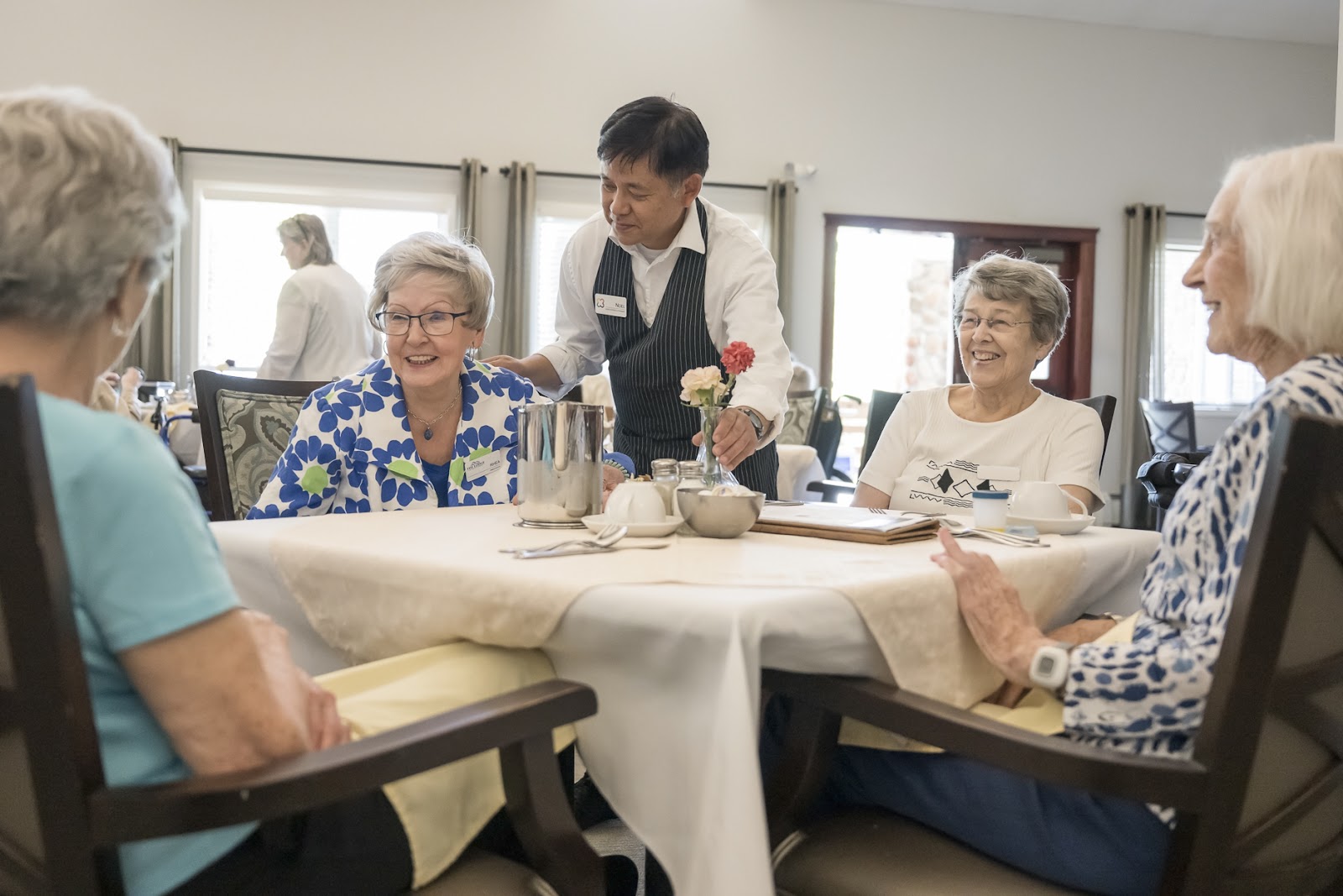 senior ladies dining in a luxury retirement residence 