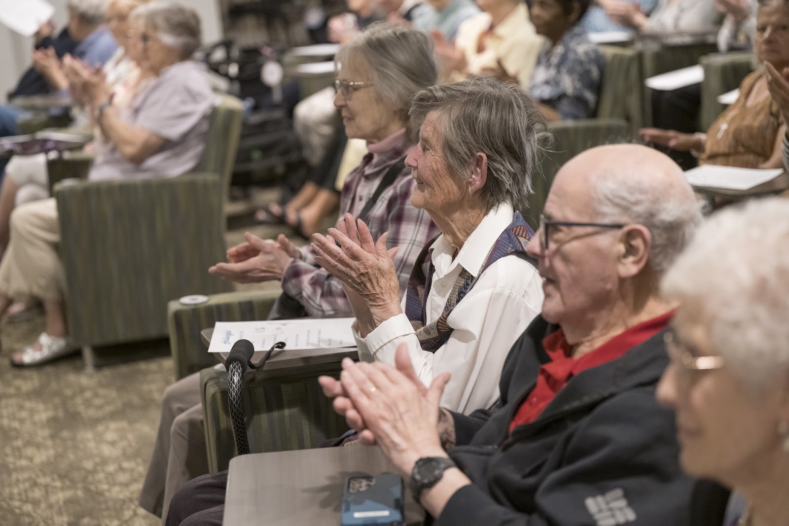 seniors learning in a senior retirement residence seminar