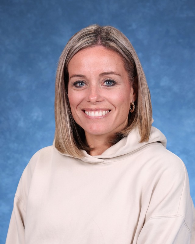 Staff member portrait photo of Lauren Donohue