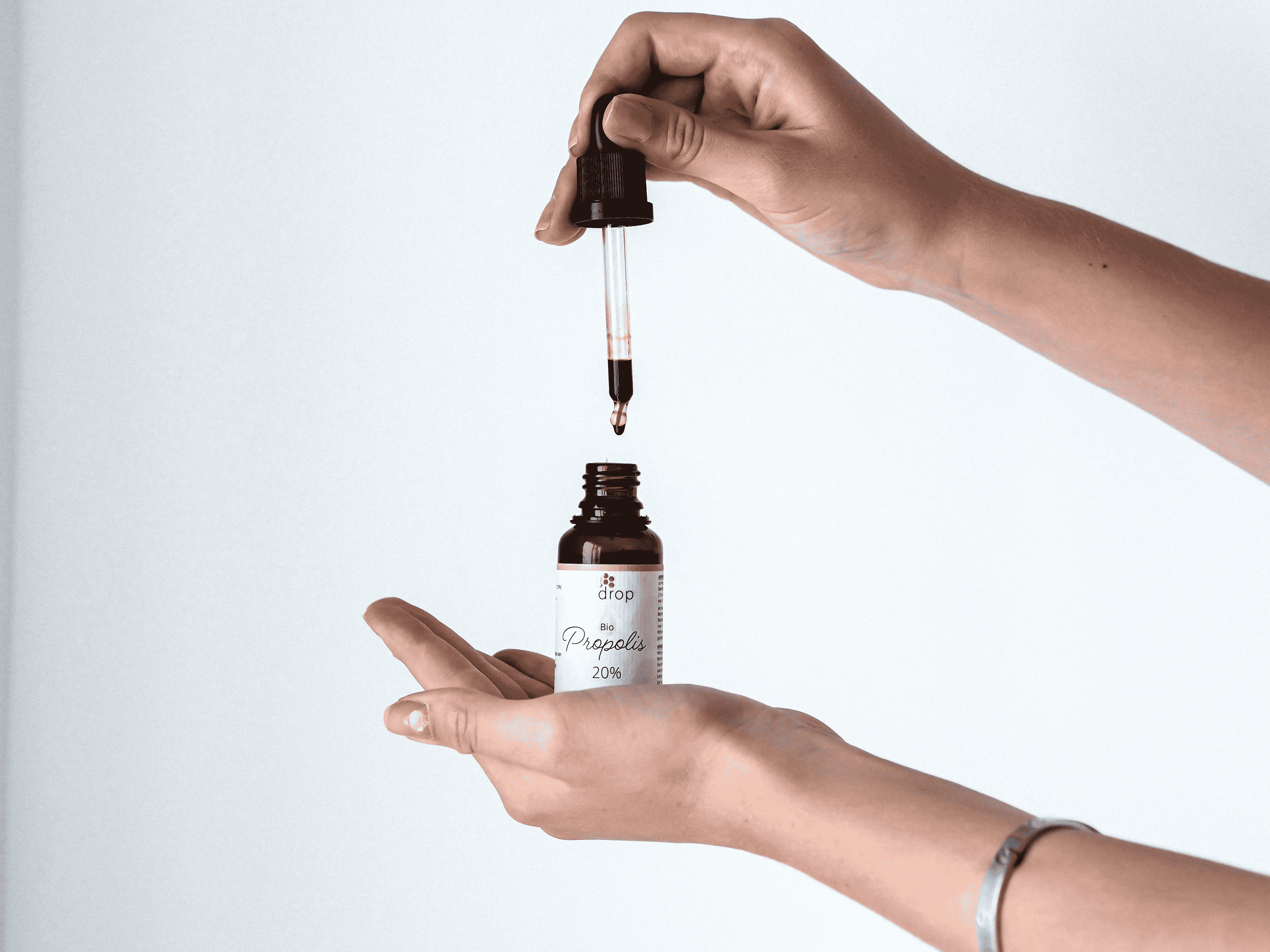 Propolis Tinktur: Vielseitiger Helfer für Gesundheit und Alltag