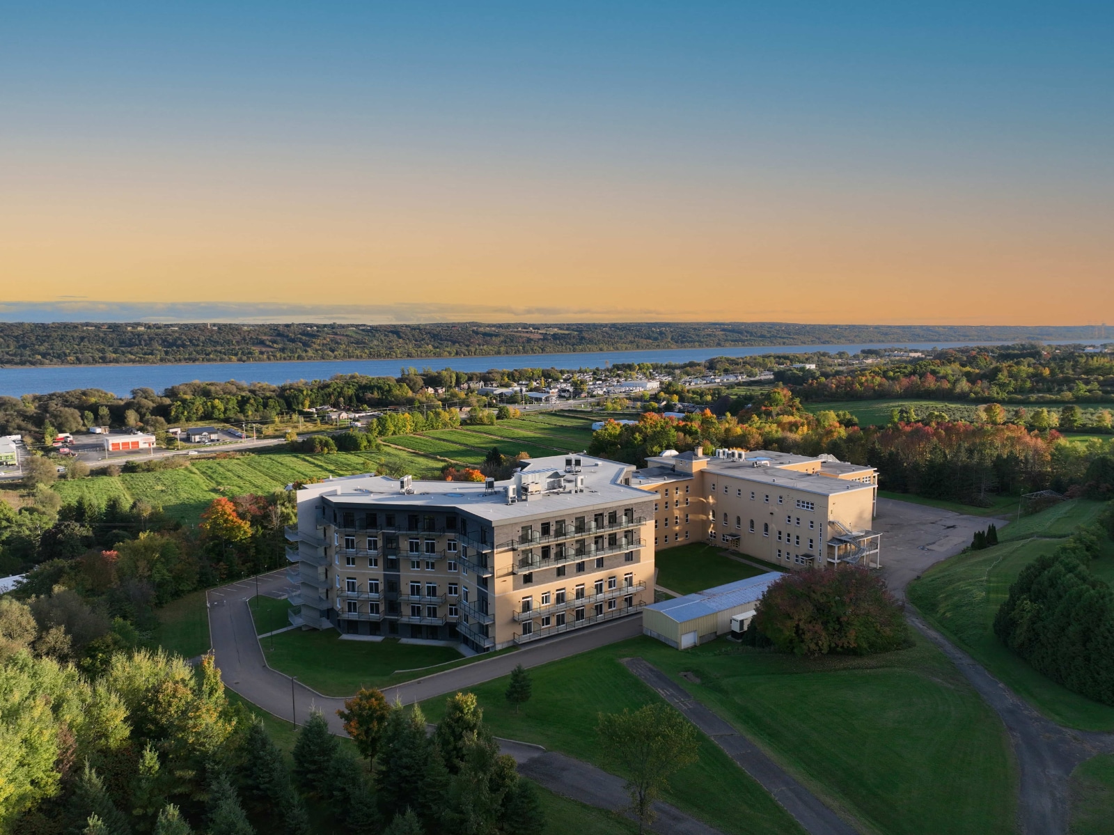 Réinventer l'existant : pourquoi la réhabilitation des bâtiments anciens est essentielle pour notre avenir