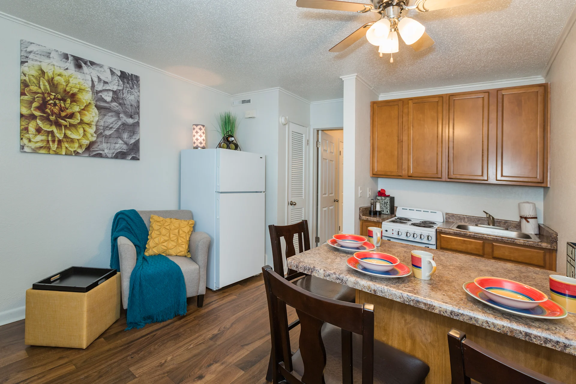 Dining into kitchen
