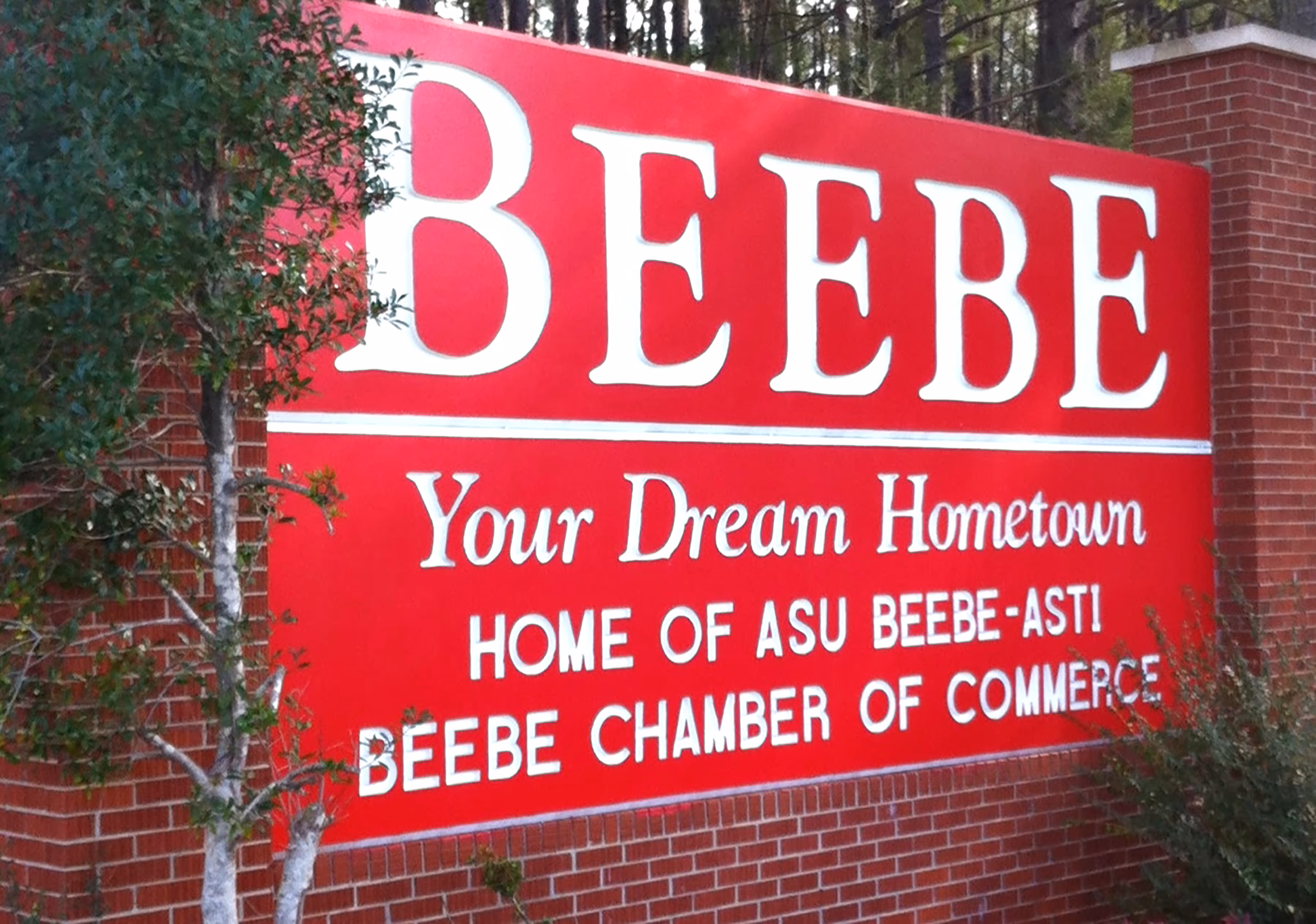 Beebe chamber welcome sign.
