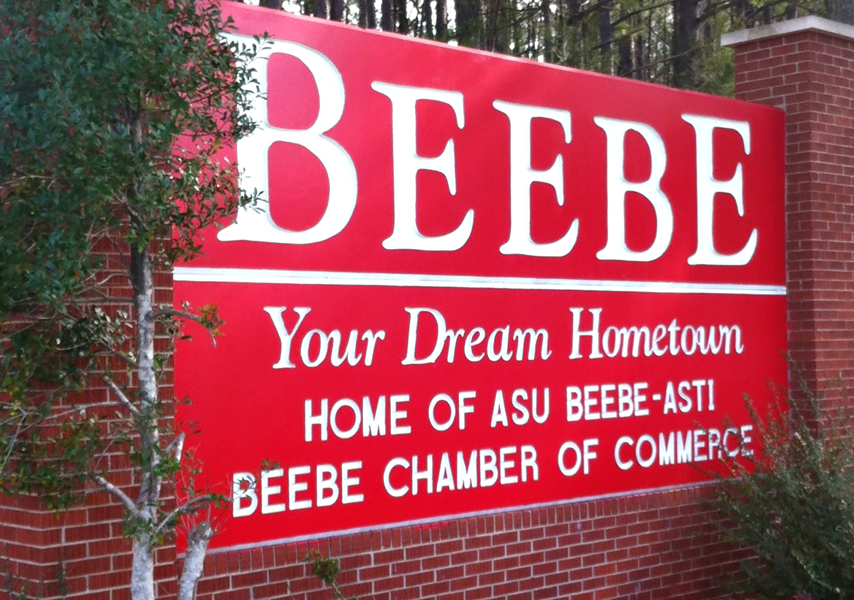 Beebe chamber welcome sign.
