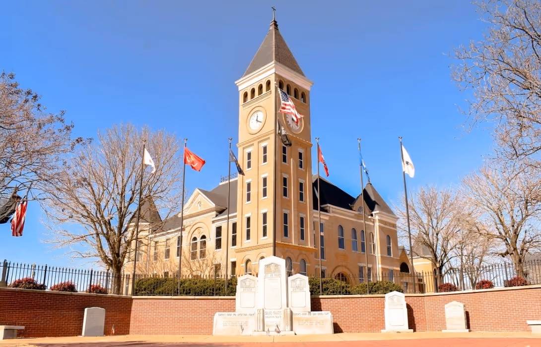 Saline County Court House.