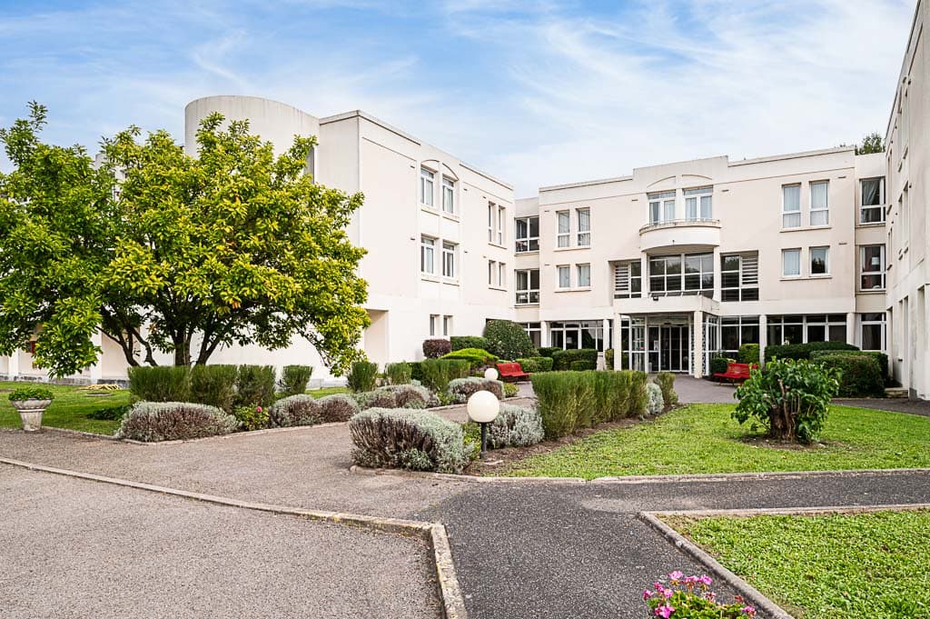 Photo 1 de Korian Grange Des Pres, EHPAD à Lamorlaye