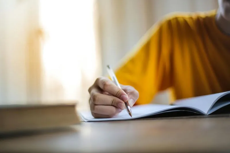 Que doit comprendre la lettre de résiliation de bail suite à une entrée en Ehpad ?