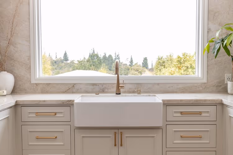 Porcelain Sink Cleaning
